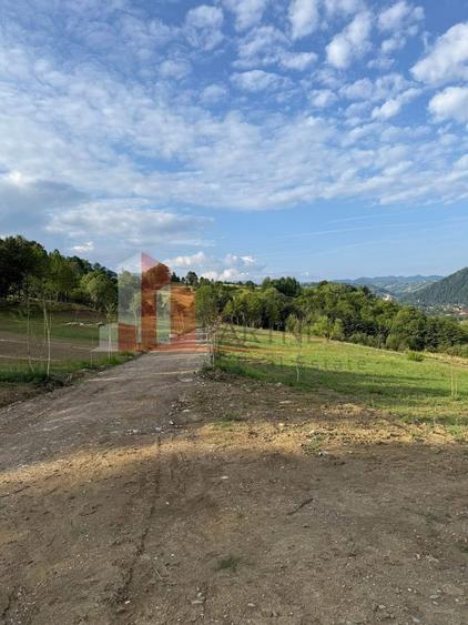 Teren Construcții intravilan de 1000 mp, în Bran