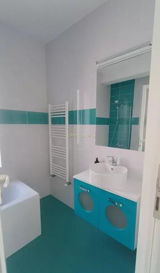 Duplex cu 4 camere cu Canalizare în Europa