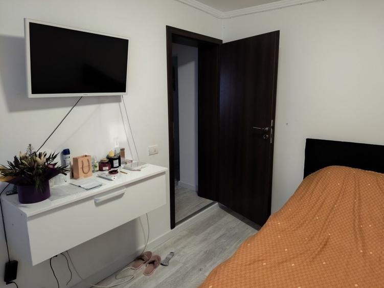 Apartament cu 4 camere decomandat în Mofleni
