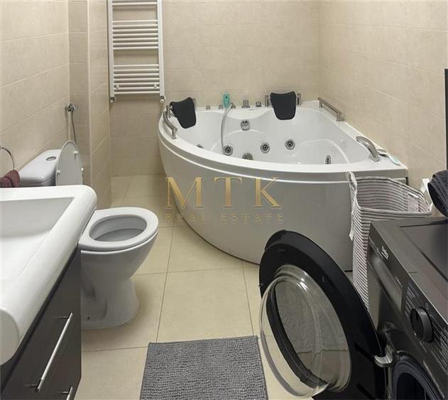 Apartament cu 3 camere decomandat, mobilat în Nordului