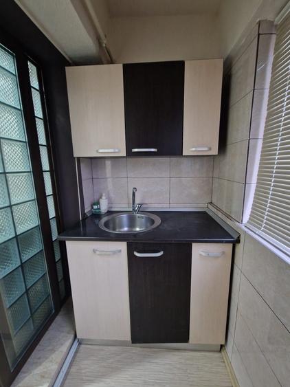 Apartament cu 3 camere decomandat în Tineretului