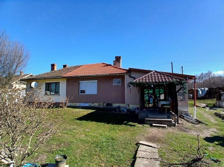 Casă cu 3 camere cu Teren 854 Mp în Bucoșnița