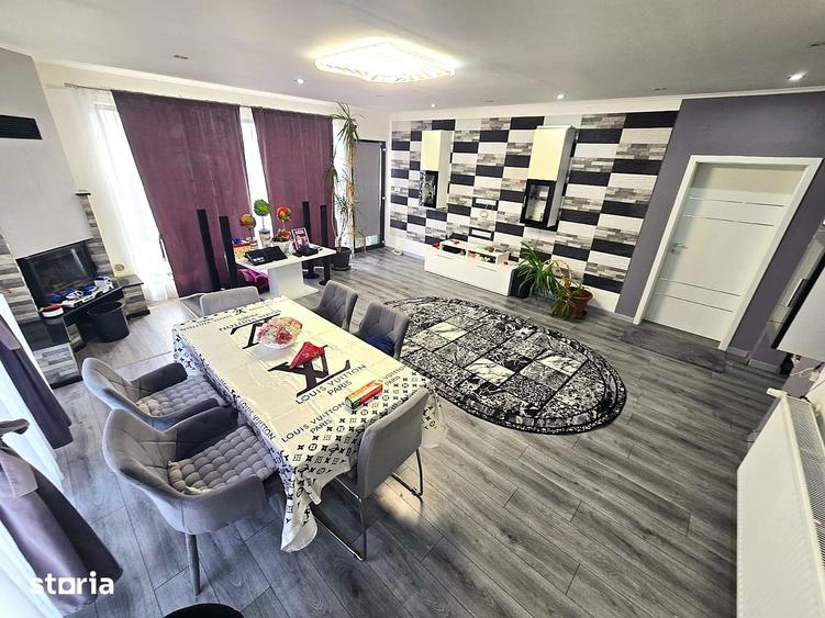 Casă cu 5 camere cu Teren 544 Mp în Central