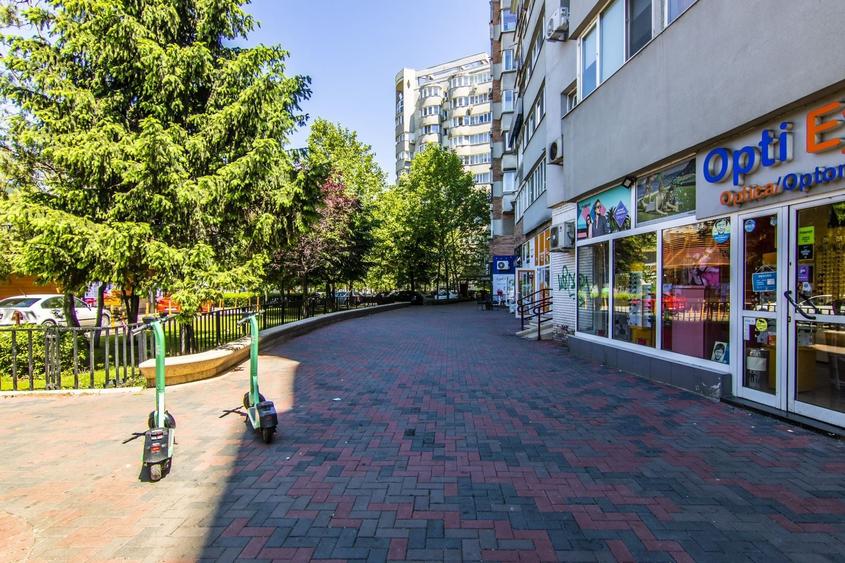 Apartament cu 3 camere decomandat în Dristor