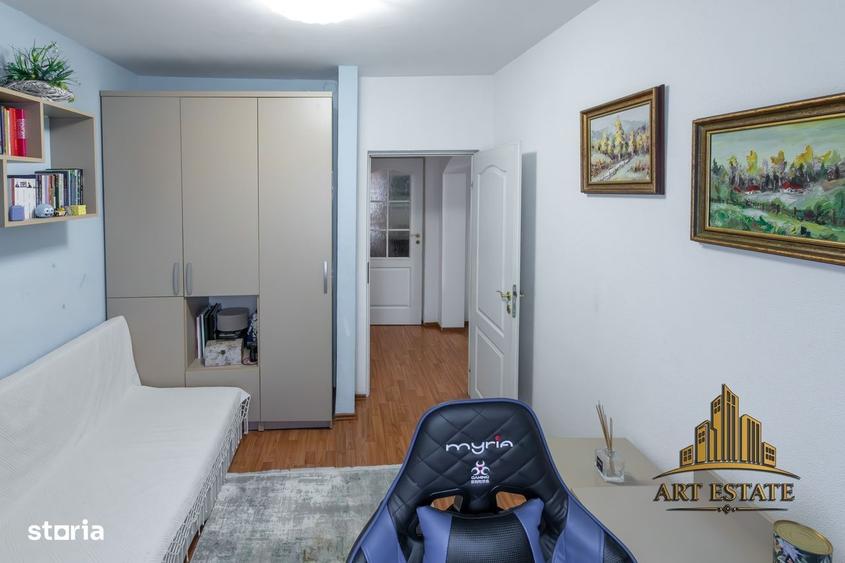 Apartament cu 4 camere, mobilat în Central