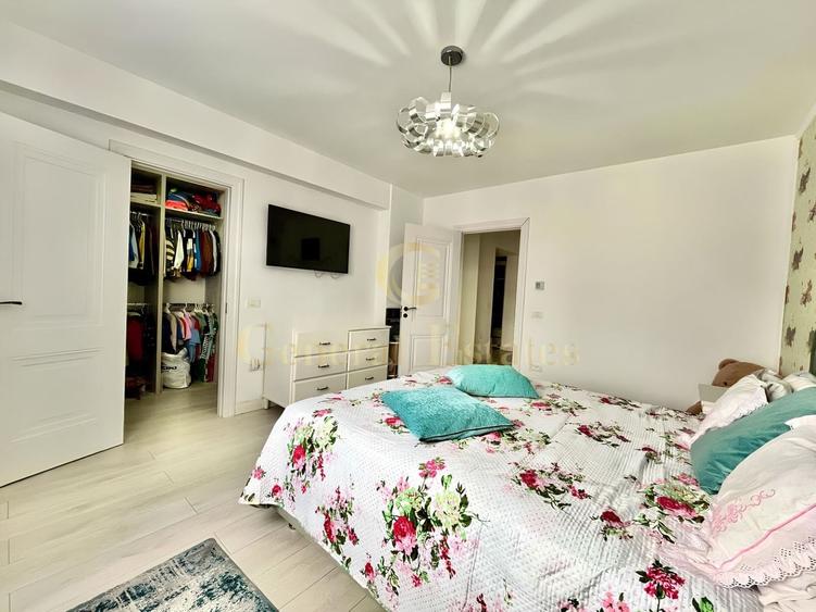 Penthouse cu 4 camere decomandat, mobilat în Noua