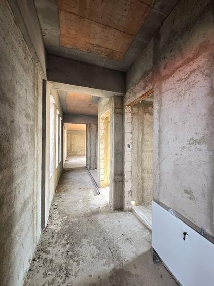 Apartament cu 4 camere decomandat în Militari