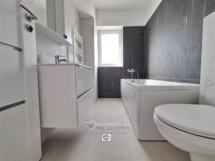 Apartament cu 3 camere decomandat în Galata