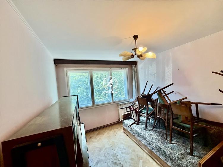 Apartament cu 3 camere decomandat în Tătărași