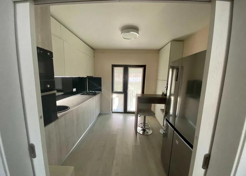 Duplex cu 4 camere cu Canalizare în Bucium