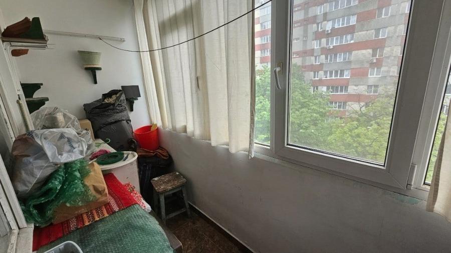 Apartament cu 3 camere decomandat în Alexandriei