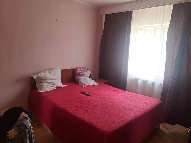 Apartament cu 4 camere decomandat în Carrefour
