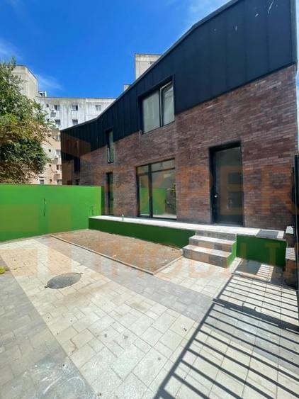 Duplex cu 3 camere cu Canalizare în Dacia