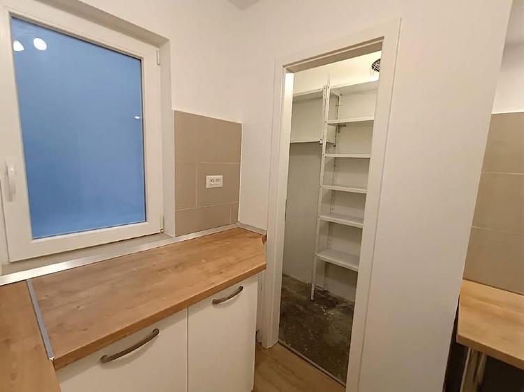 Apartament cu 4 camere semidecomandat, mobilat în Dacia