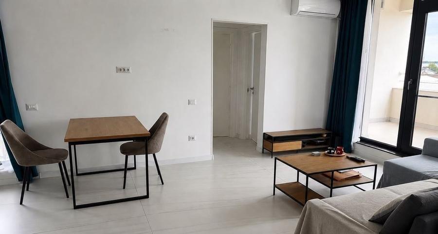 Apartament cu 3 camere semidecomandat în Tunari