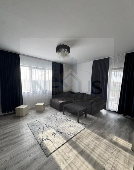 Apartament cu 3 camere semidecomandat, mobilat în Sud