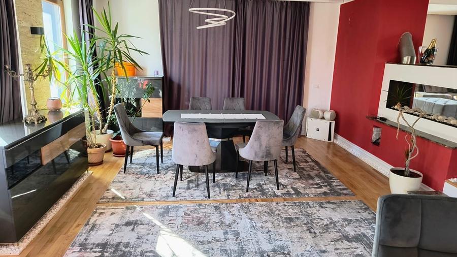 Casă cu 4 camere decomandat în Remetea Mare