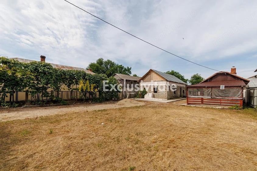 Casă cu 1 camere cu Teren 2140 Mp în Lunca