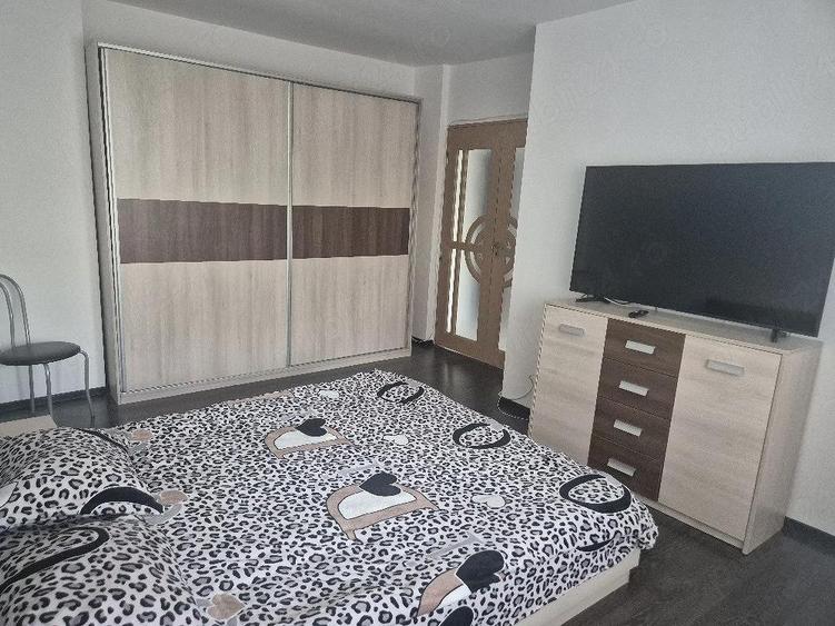 Apartament 2 camere foarte spatios, zona centrala Pucioasa - 6