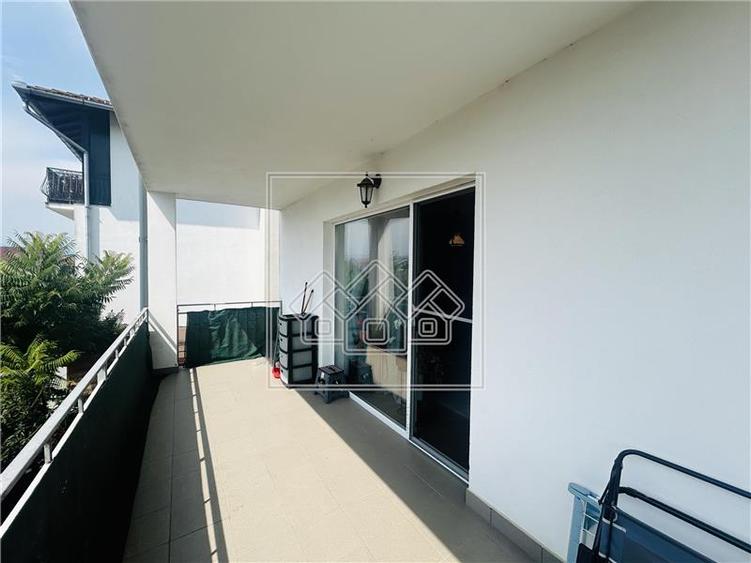 Apartament cu 3 camere decomandat în Șelimbăr