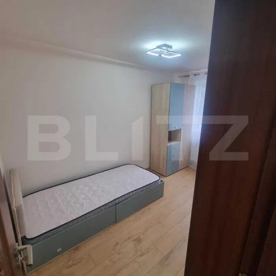 Apartament 3 camere de inchiriat zona micro 3 etaj 1 - 3