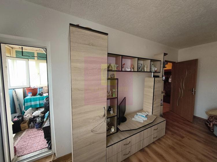 Apartament cu 3 camere decomandat, mobilat în Colentina