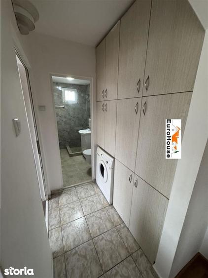 Apartament cu 2 camere semidecomandat în Cetate