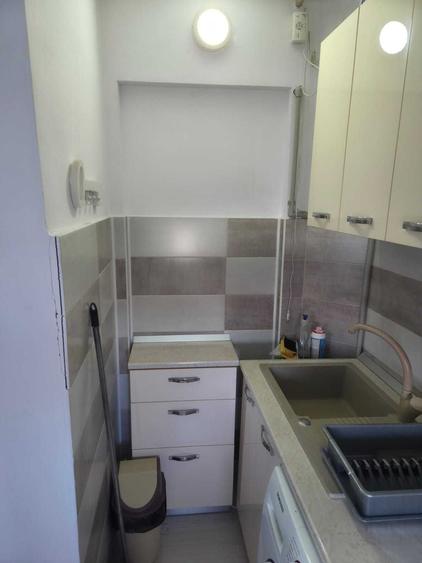 Apartament cu 3 camere semidecomandat în Micro 9