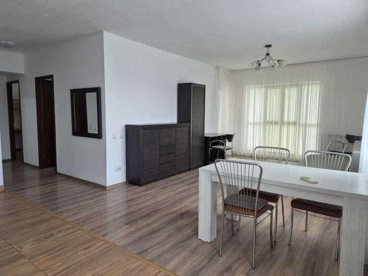 Apartament cu 3 camere decomandat, mobilat în Tătărași