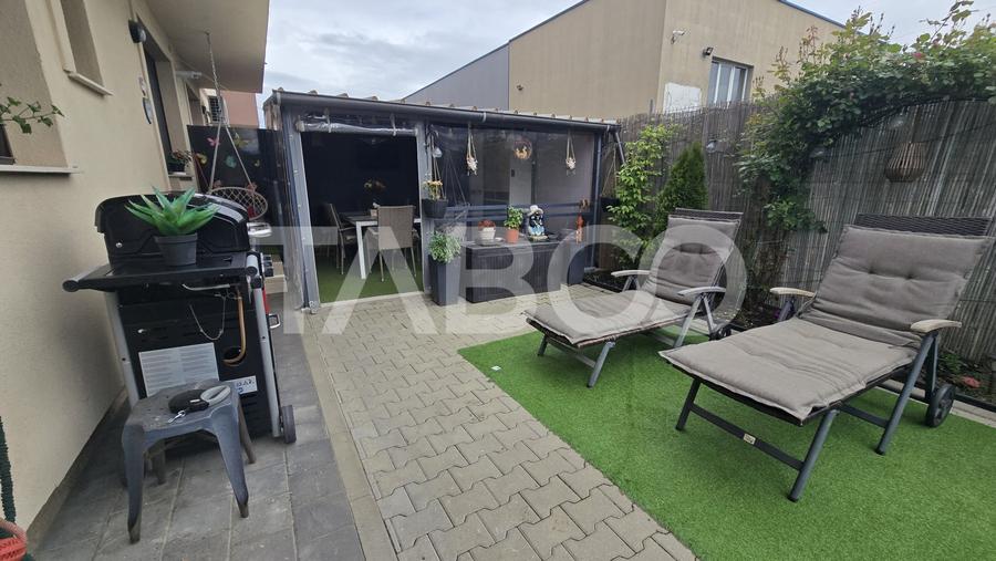 Apartament cu 3 camere decomandat, mobilat în Periferie