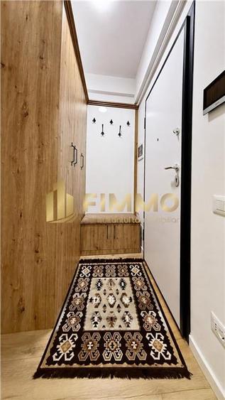 Apartament cu 3 camere semidecomandat, mobilat în Central