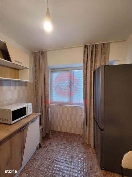 Apartament cu 2 camere decomandat, mobilat în Central