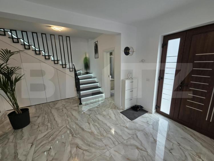 Casă individuală cu 4 camere cu Canalizare în Exterior Vest
