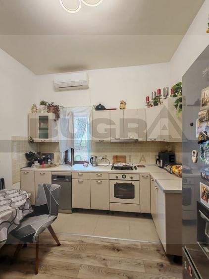 Apartament cu 3 camere semidecomandat, mobilat în Central