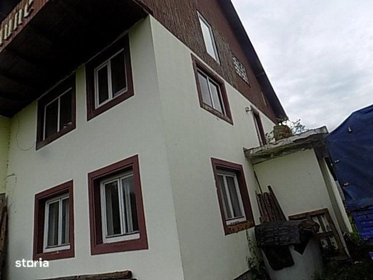 Casă cu 4 camere în Argestru