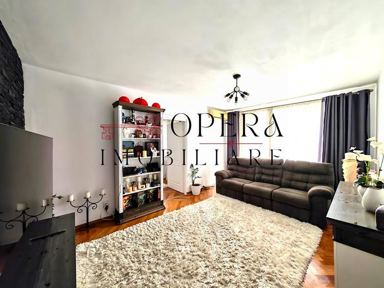 Apartament cu 3 camere nedecomandat, mobilat în Podu Roș