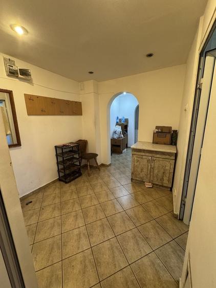Apartament cu 3 camere decomandat, mobilat în Păcurari