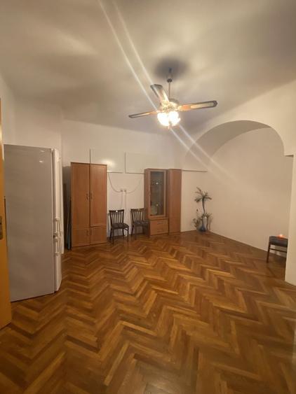 Apartament cu 2 camere semidecomandat, mobilat în Ultracentral
