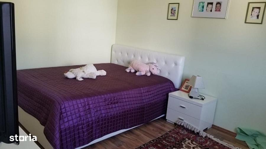 Apartament cu 3 camere decomandat în Valea Borcutului