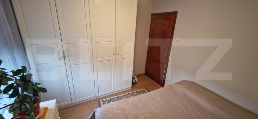 Apartament cu 3 camere semidecomandat, mobilat în Rovine
