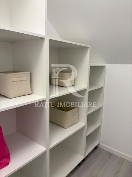 Duplex cu 6 camere cu Canalizare în Nord-Est