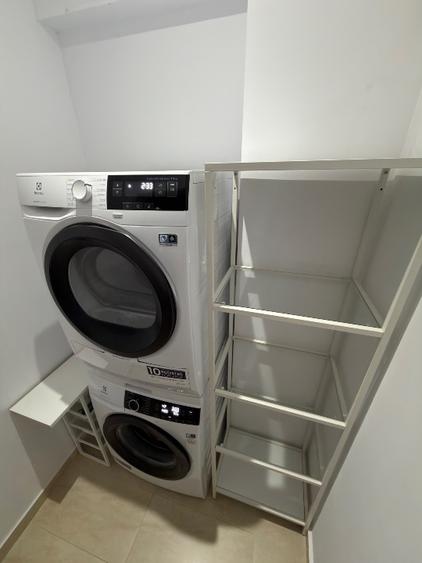 Apartament cu 3 camere decomandat, mobilat în Băneasa