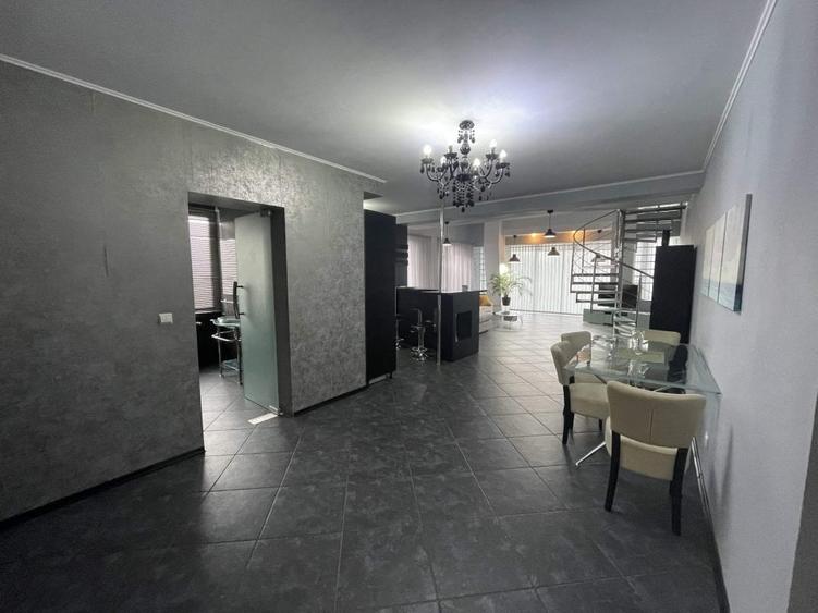 Apartament cu 3 camere decomandat în Crișan