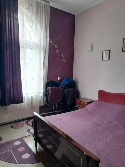 Casă cu 6 camere în Central