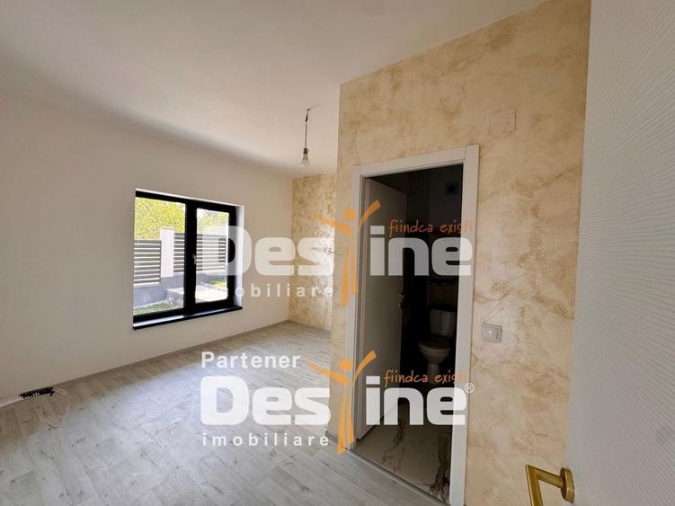 Casă individuală cu 4 camere cu Canalizare în Deal