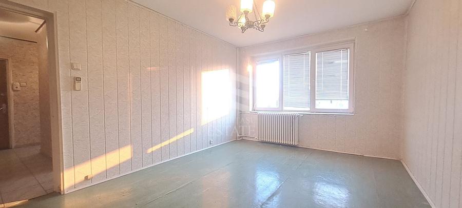 Apartament cu 3 camere decomandat în Berceni
