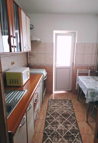 Apartament cu 3 camere decomandat în Paltiniș