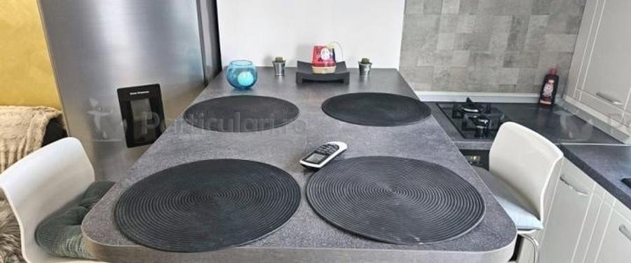 Apartament cu 2 camere semidecomandat, mobilat în Regie