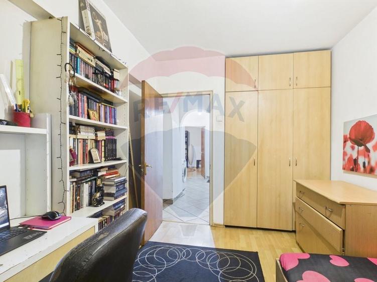 Apartament cu 3 camere decomandat în Colentina