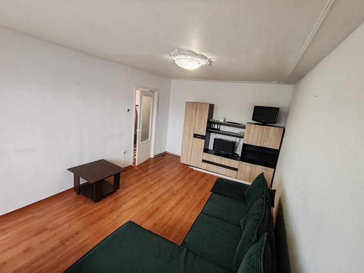 Apartament cu 2 camere decomandat în Casa de Cultură